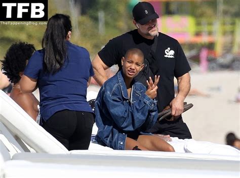 Willow Smith Looks Hot In A Black Bikini On The Beach In Miami Fappening