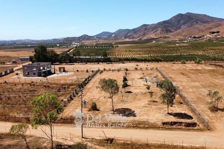 2 765 m en Valle de Guadalupe entre vinícolas de El Cielo y Las Nubes