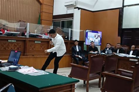 Foto Walau Tak Terbukti Memukuli D Shane Lukas Punya Peran Penting