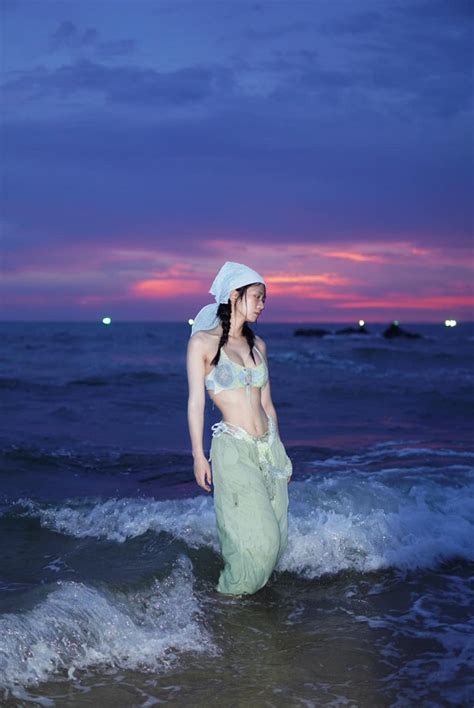 89 Ảnh Lê Bống bikini khoe 3 vòng khủng siêu nóng bỏng