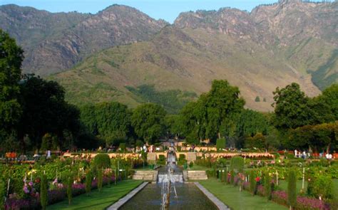 Nishat Bagh, Srinagar | History, Architecture, Timings, Entry Fee ...