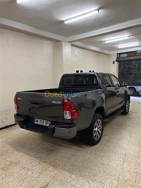 Toyota Hilux 2020 LEGEND DC 4x4 Pack Luxe Tiaret Algérie