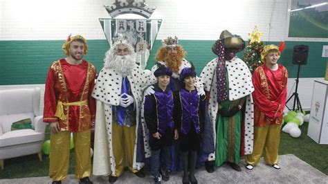 Los Reyes Magos atienden las peticiones de los más pequeños cordobesistas