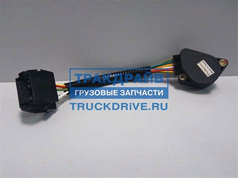 Потенциометр педали газа (черная прямоугольная фишка 6 контактов с ...