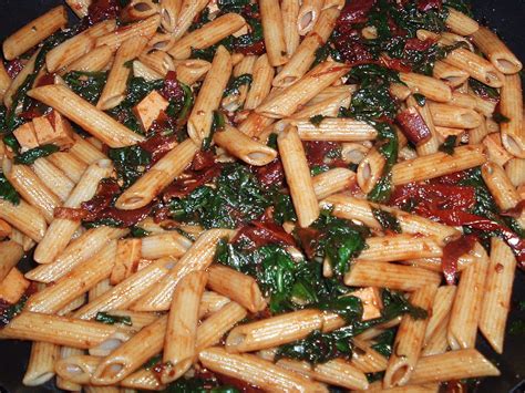 Vegan Pasta Sa Spinatom I Suhim Rajcicama Coolinarika