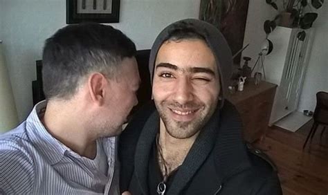 Facebook pareja gay alojó a 24 refugiados en su vivienda GAYPERU Entretenimiento Gay