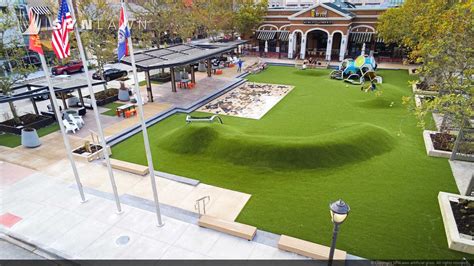 Zona Rosa Shopping Center Gets Artificial Grass Upgrade | SYNLawn