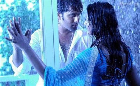 Vimala Raman And Tarun Hot Kiss Photos And Stills Indian Actress Wallpapers Photos And Movie