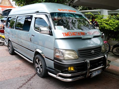 TopWorldAuto >> Photos of Toyota Hiace Minibus - photo galleries