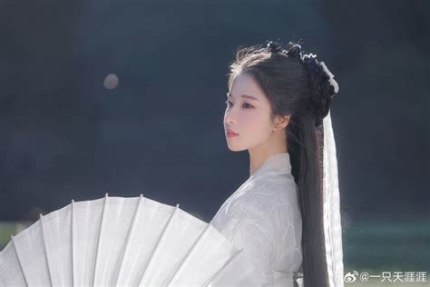 Ghim của Liên Nữ trên Bach Y