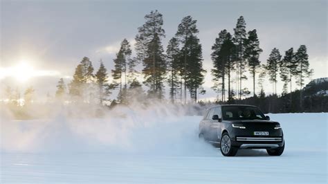 Range Rover's First All-Electric Vehicle Arrives This Year - IMBOLDN