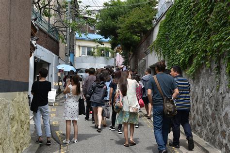 관광객 때문에 못 살겠다 신음하는 북촌 오마이뉴스