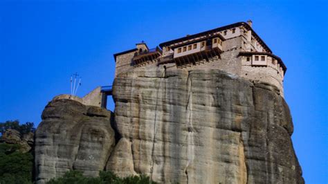 James Bond, 'Game of Thrones' were here: Tour the breathtaking monasteries of Meteora - CNET