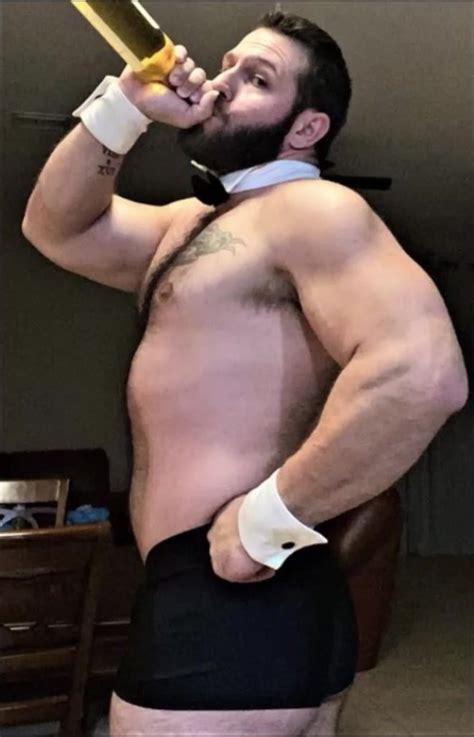 Straight Married Muscle Guy Lets His Friend Fuck Him ThisVid