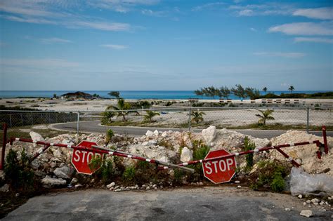 In Wreckage Of The Fyre Festival Fury Lawsuits And An Inquiry The