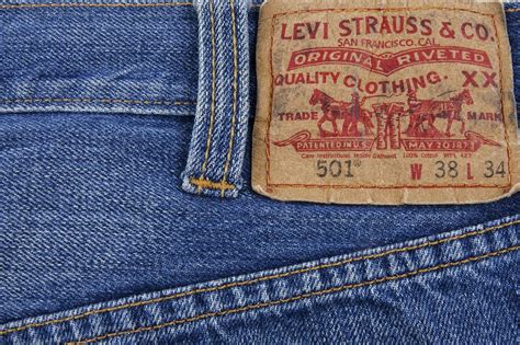 I Levi S 501 Compiono 150 Anni