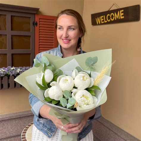 Букет из 5 ароматных пионов «Пионовое утро» 💐 купить по цене 5 590 ₽ с ...