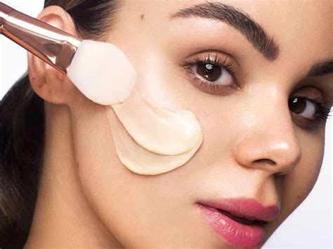 Как правильно наносить праймер для лица и зачем нужна база под макияж ...