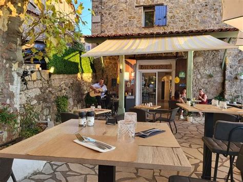 Moondi S Fayence Restaurant Reviews Photos Phone Number Tripadvisor