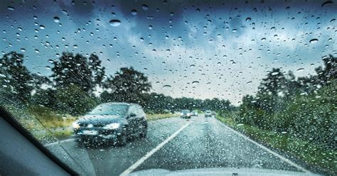 Temporada De Lluvias En Colombia D Gale Chao Al Sol Y Aliste El Paraguas