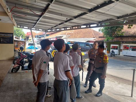 Antisipasi Tawuran Antar Pelajar Kapolsek Sukahaji Melakukan Himbauan