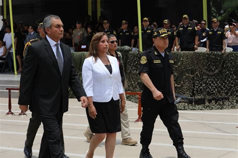 Policía Nacional Del Perú On Twitter Presentes En La Base De La Dinoes Se Rindió Honores