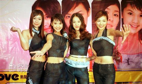 2000年台灣本土女團「4 In Love」楊丞琳、黃小柔年僅16歲組團出道 童年懷舊鄉野談 Oops 聯合新聞網