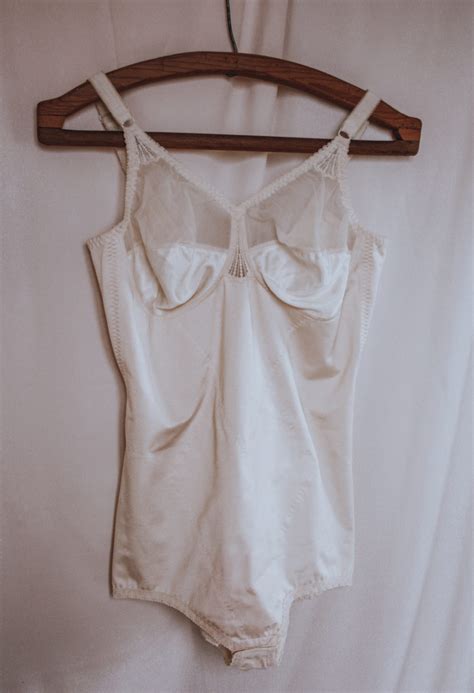 BODY LINGERIE NUDE DENTELLE FRANCAISE CrushON