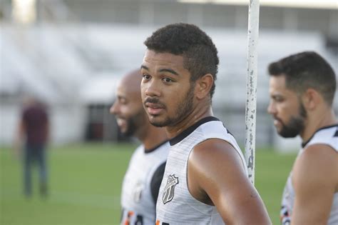 Corinthians Desiste De Juninho E Advogado Promete Processo Gazeta