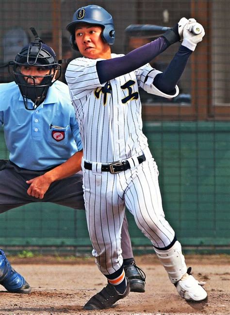 写真： 第66回高校野球県春季大会 （第8日）／4強出そろう 3日に準決勝／沖縄工 Vs 沖水 沖縄タイムス＋プラス