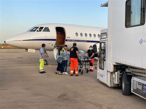 Neonato Di Giorni Trasportato D Urgenza Da Alghero A Genova Con Volo