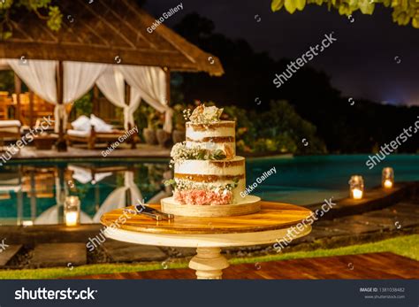 10 621 imágenes de Naked cakes Imágenes fotos y vectores de stock Shutterstock
