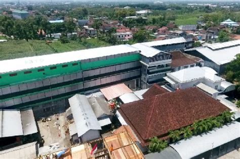 Pondok Pesantren Putri Tahfizhil Quran P Tq Lirboyo Kediri Santri