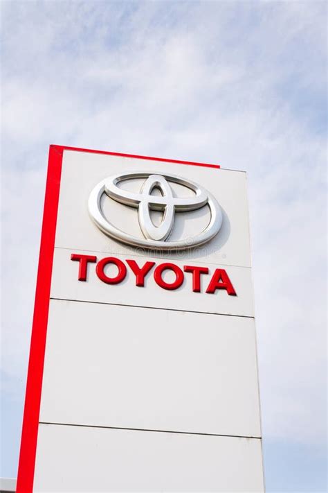 Toyota Motor Corporation Logo on Dealership Building Editorial Photo ...