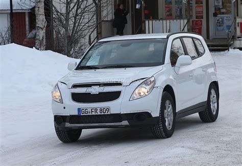 Spyshots: Opel Antara / Chevrolet Captiva SUV Test Mules - autoevolution