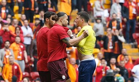 Galatasaray Fenerbah E Derbisi Ncesi Futbolcular Aras Nda Gerginlik