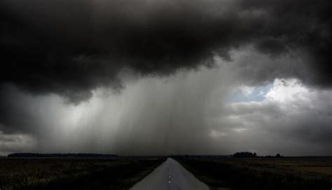 Previsão do tempo frente fria e chuva volumosa