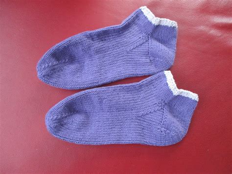 Handgestrickte Sneaker Socken Woolplace