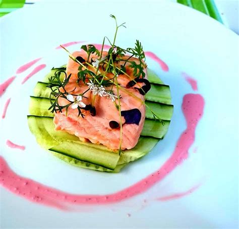 Salmon Con Salsa De Yogurt Y Remolacha Pedro Suarez Y Sus Recetas