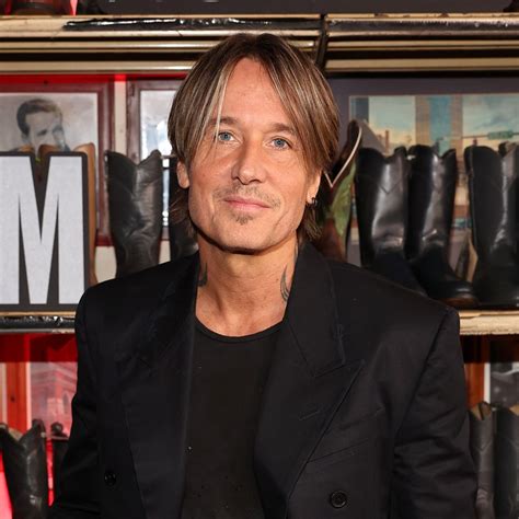 Keith Urban Takes To The Stage For Surprise Appearance And You Wont