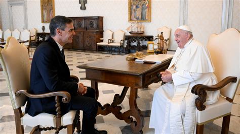 Sánchez se reúne con el papa Francisco