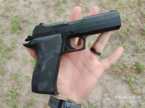 Best SIG Sauer Pistols For Concealed Carry Tested Reviewed Pew