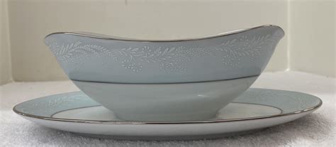 Noritake Laureate Gravy Boat With Attached Under Plate