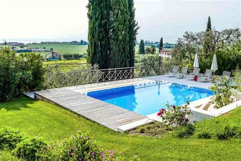 Lake Garda Villa Rent with lake view, pool and large park. Contact us!