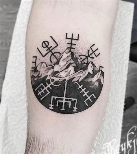 52 Beautiful Compass Tattoos With Meaning