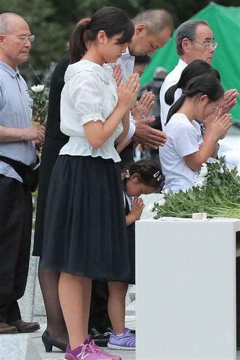 日航機墜落32年：「慰霊の園」260人が黙とう 写真特集35 毎日新聞