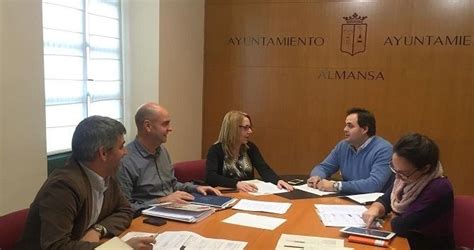 Almansa solicitará a la Junta la cesión de las casas de los peones