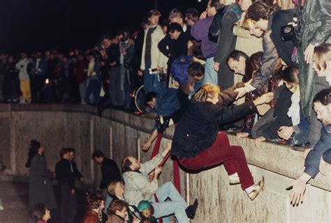 The Berlin Wall 20 Years Gone Photos The Big Picture