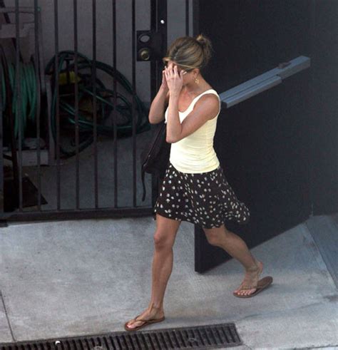 Jennifer Aniston Shows Her Nice Big Tits On Beach Porn Pictures XXX