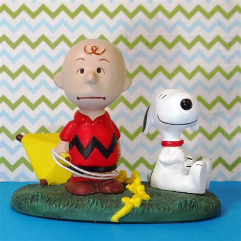 Charlie Brown And Snoopy With Kite Figurine